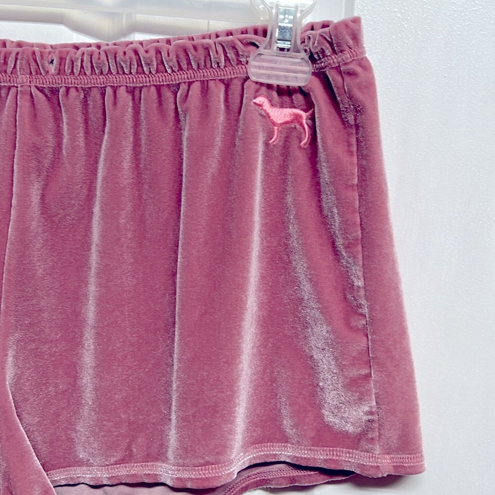 Pink Victoria’s Secret Pink Velvet Pajama Shorts with Logo Size L - Picture 2 of 7